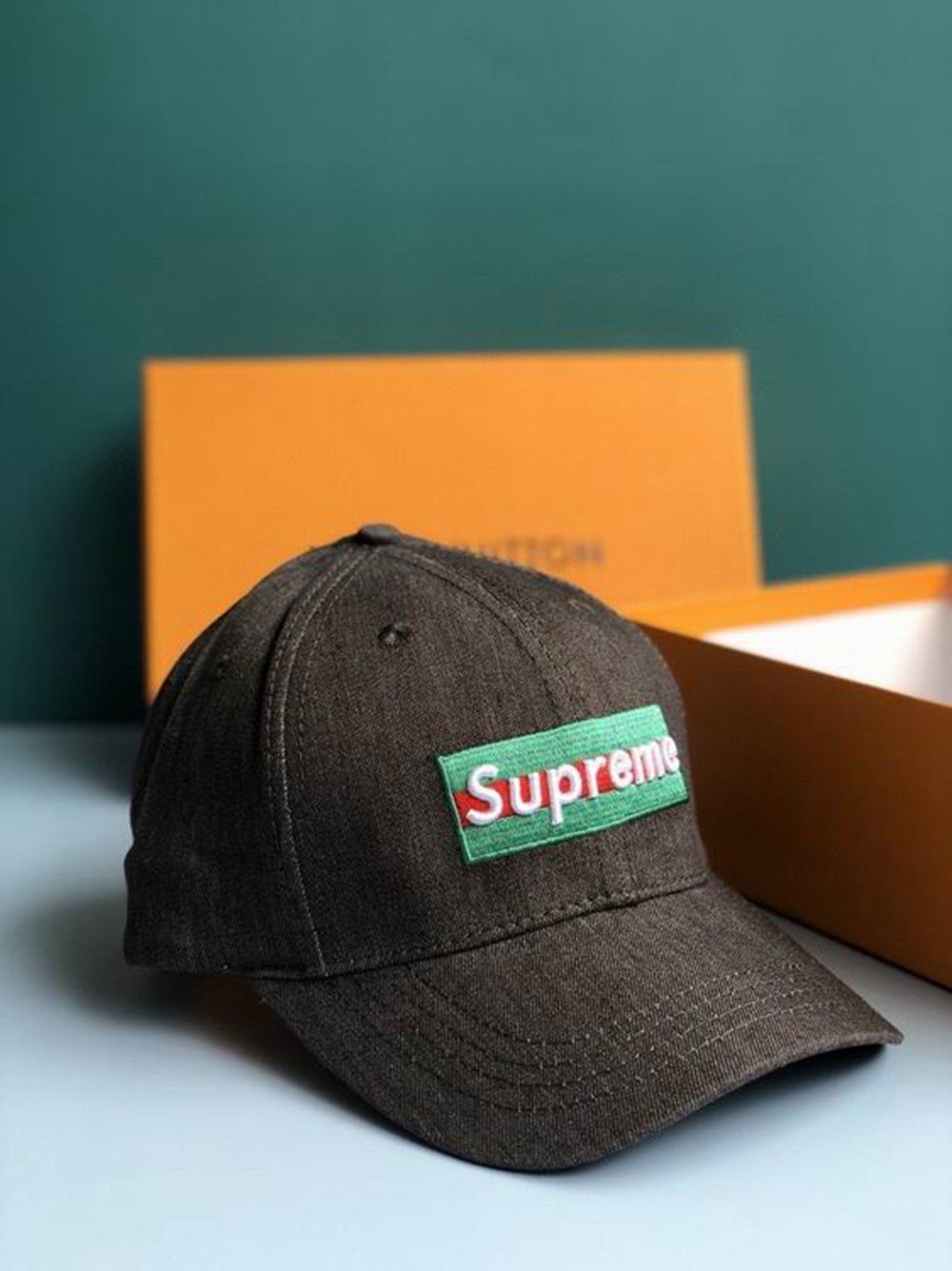 S*p*e hat